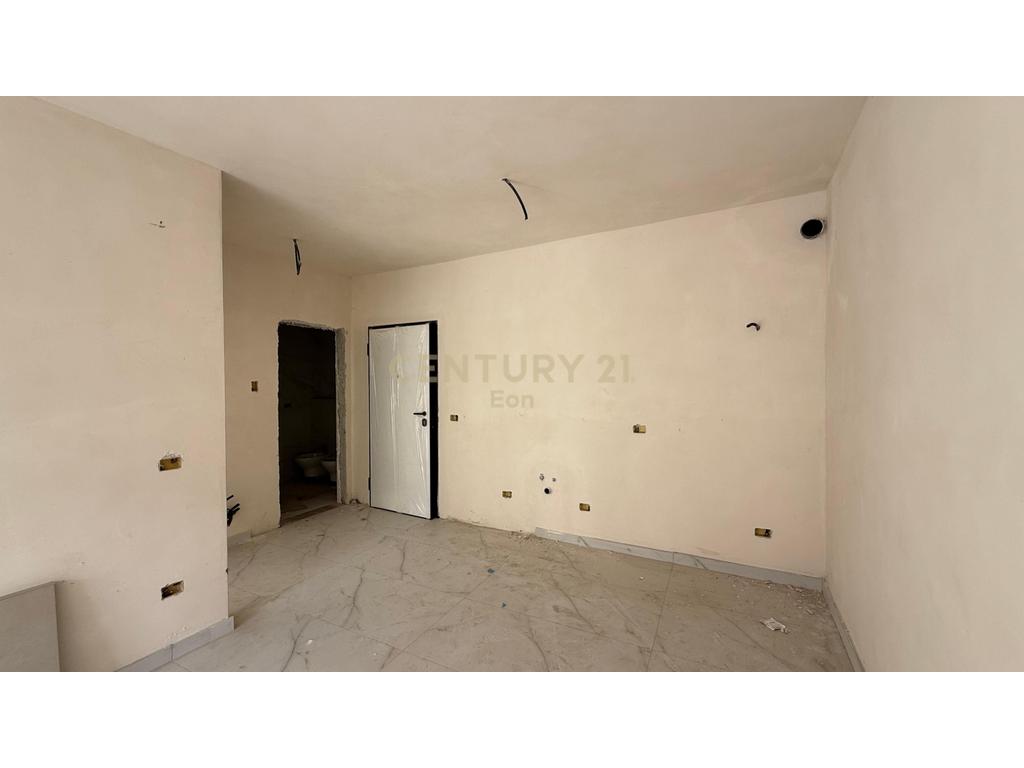 EXCLUSIVE ! Shitet apartament 1+1 + Post Parkimi te Rezidenca EON, Golem ! 4