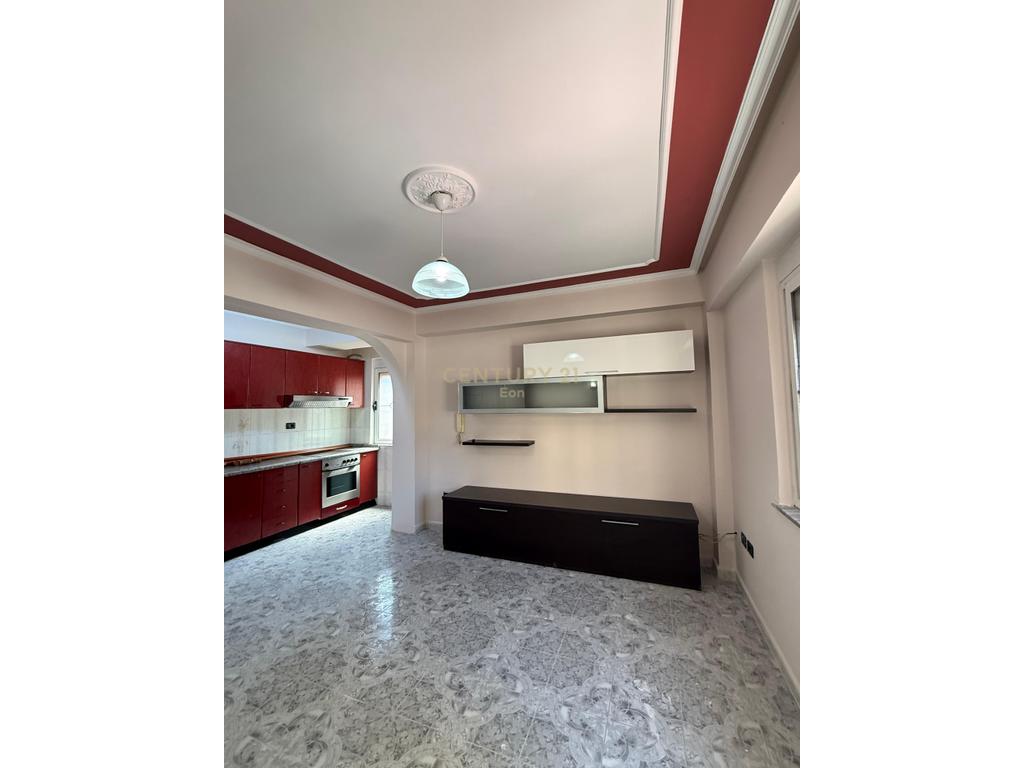 SHITET APARTAMENT 2+1 TE PALLATI SPORTIT, DURRES ! 4