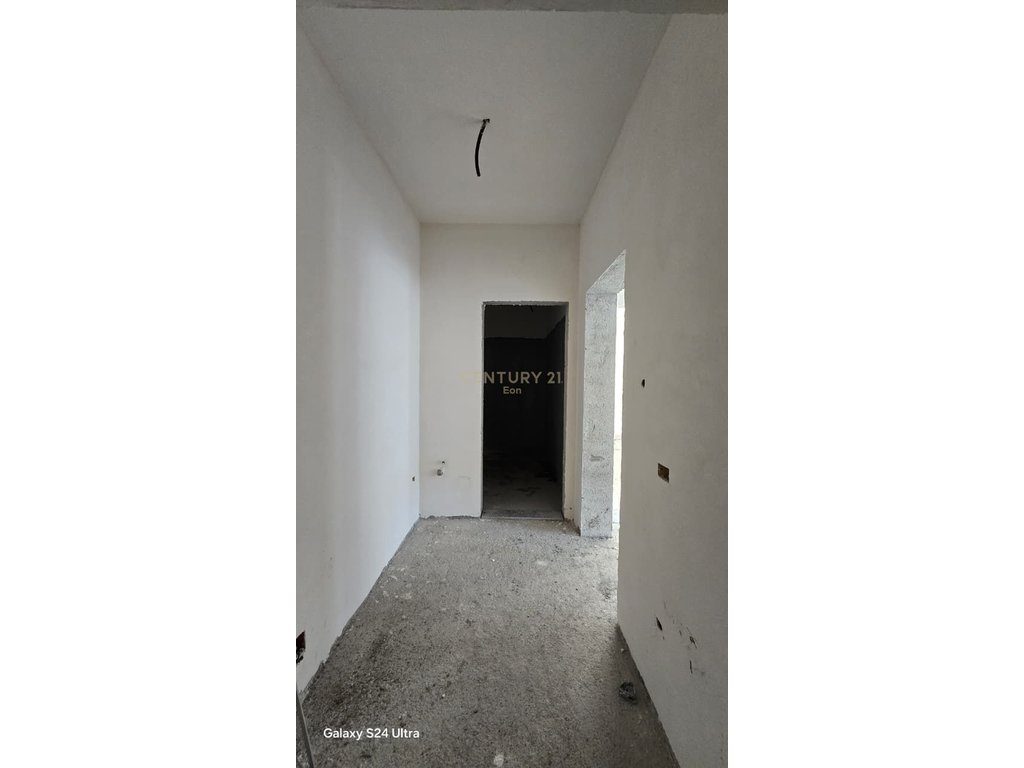Apartament 1+1 në Shitje në Durrës me Post Parkimi dhe Depo ! 2