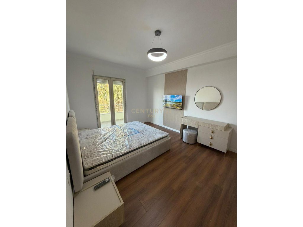 SHITET APARTAMENT 2+1 DHE VERANDE NE SHKEMBIN E KAVAJES, DURRES ! 2