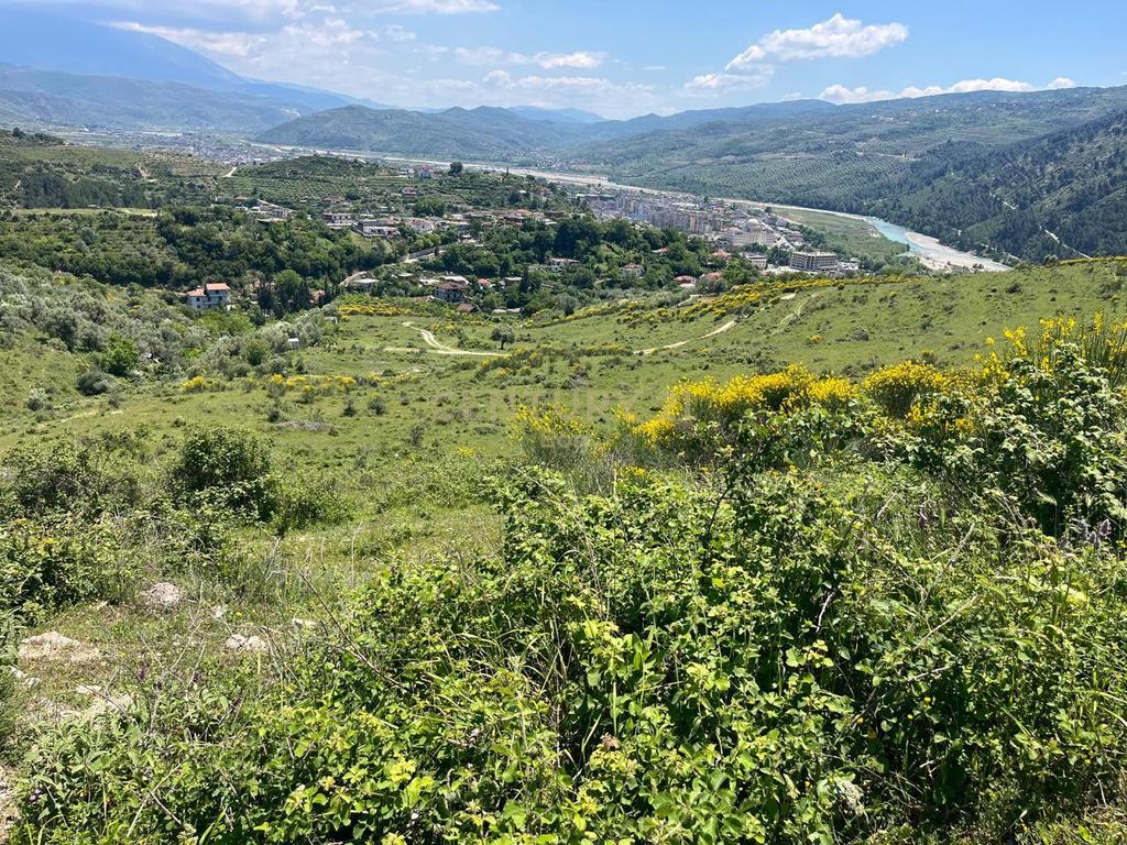 Tokë për Shitje Pranë Kalasë, Berat !