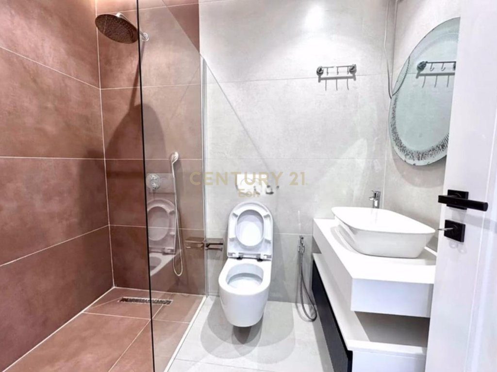 Apartament 3+1+2 Për Shitje në Ish-URT, Durrës !
