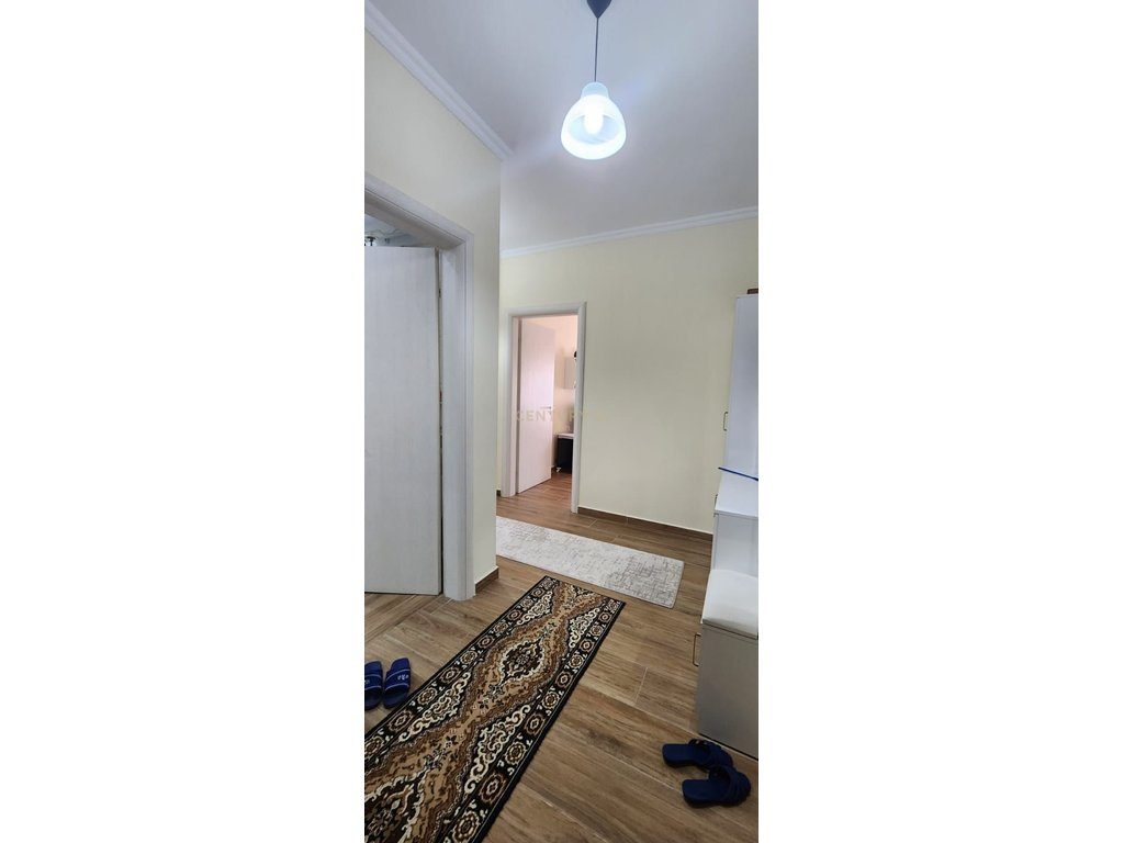 Shitet apartament 2+1 te Rruga e Re e Portit, Durres ! 3