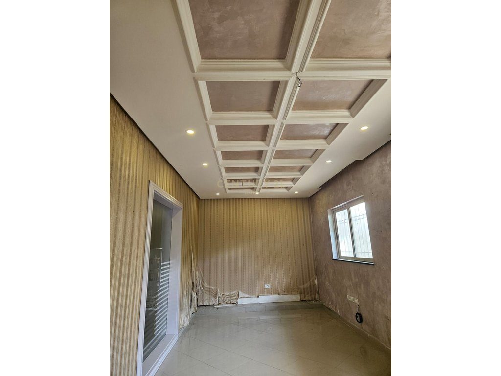 Zyrë Me Qira në Durrës - 850€ | 91 m²