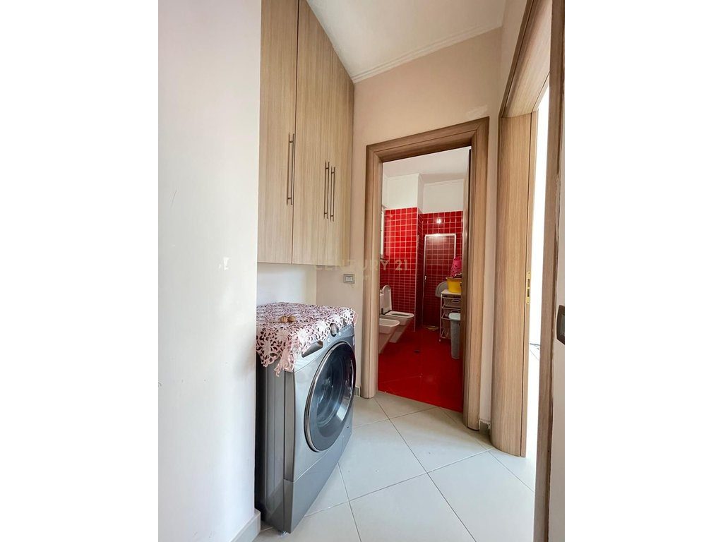 Jepet me Qira Apartament 3+1+2 te Kopeshti " Sotir Noka , "Durrës ! 4