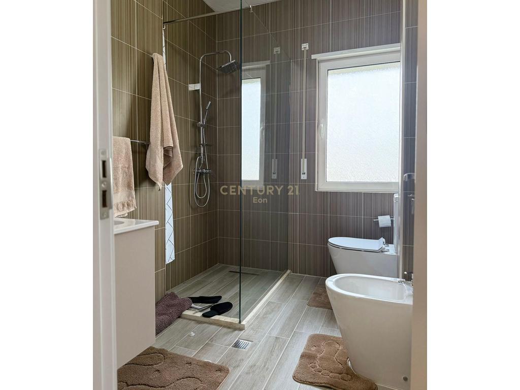 Apartament 2+1+2 Me Qira me Pamje Deti, Vollga Durrës - 900€ | 100 m² 4