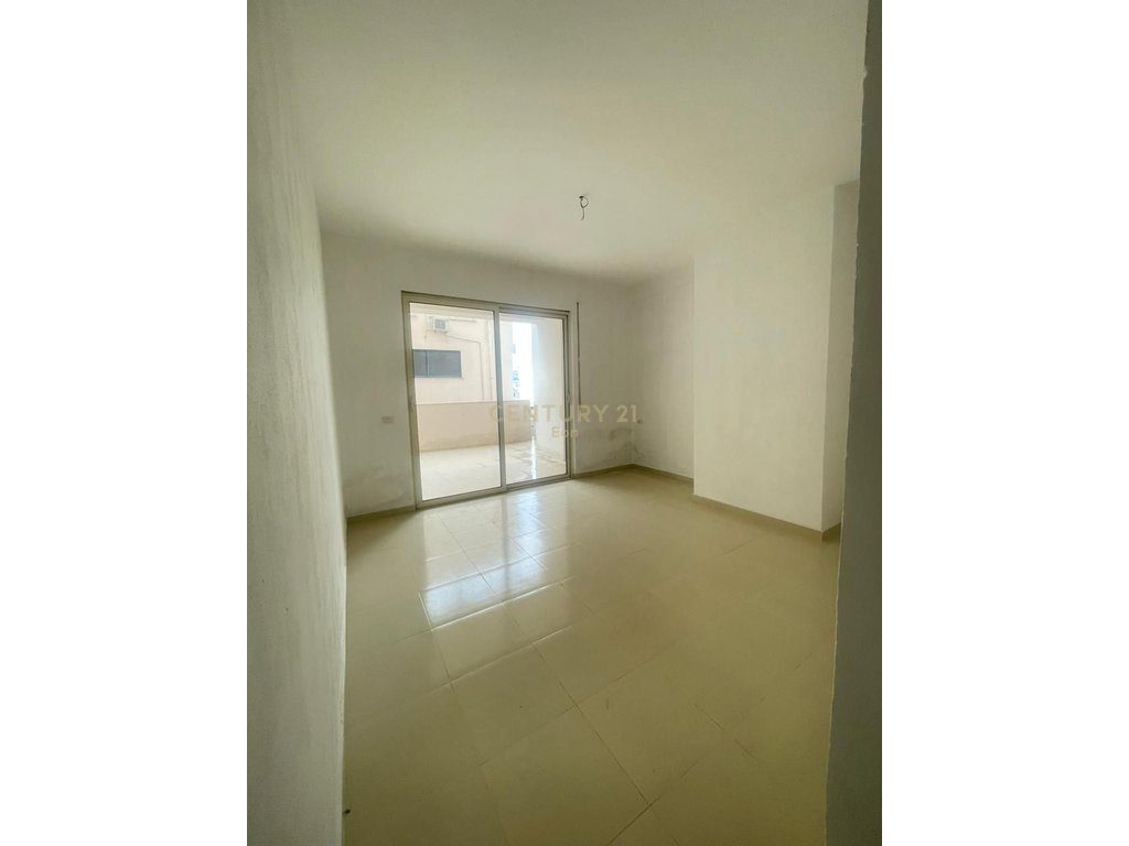Apartament 2+2 Në Shitje në Ish-URT, Durrës - 133,000€ | 140 m²