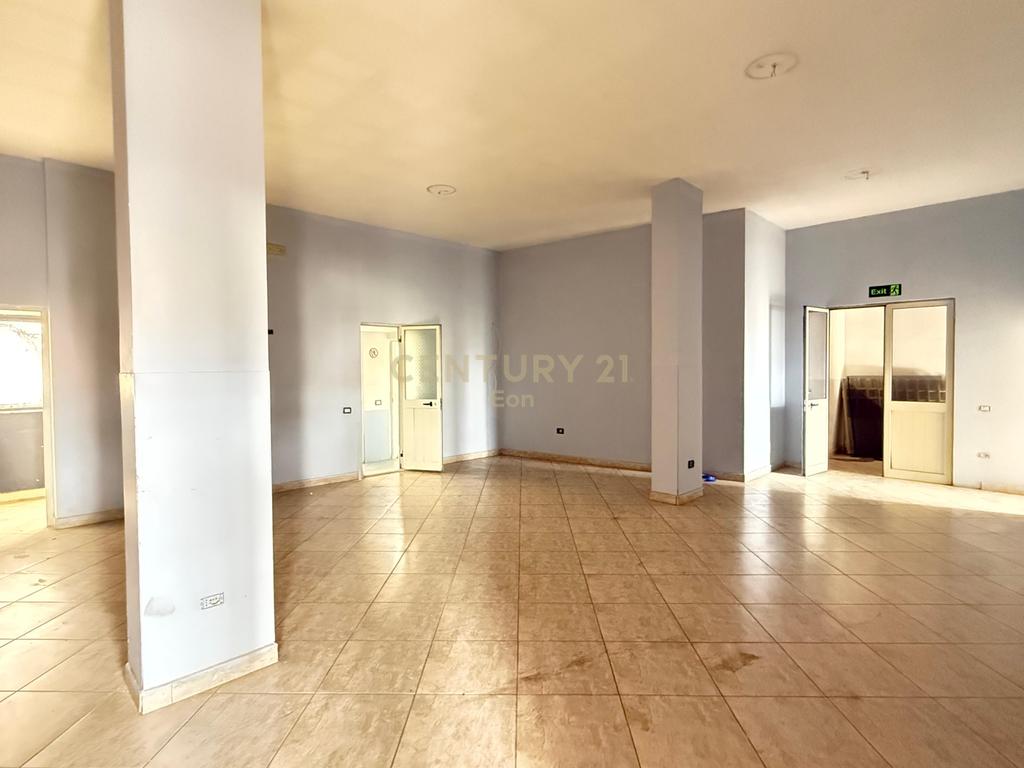 Ambient Komercial Me Qira në Shkozet, Durrës - 500€ | 265 m²
