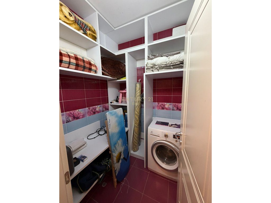 JEPET ME QIRA APARTAMENT 2+1, PRANE BASHKISE DURRES ! 3