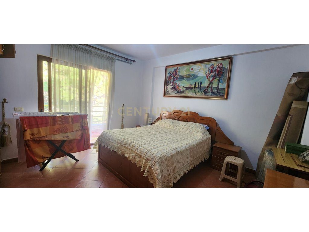 JEPET ME QERA APARTAMENT 2+1 TE SHKOLLA GREKE !
