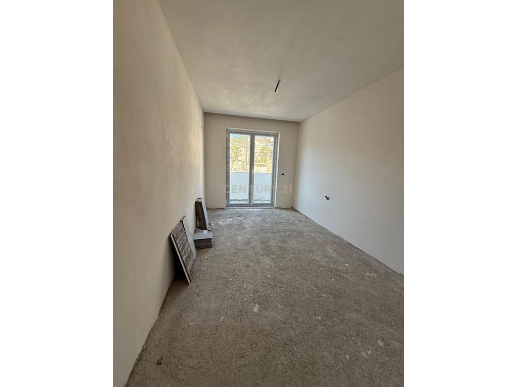 Apartament 3+1 në Shitje në Durrës me Post Parkimi dhe Depo ! 3