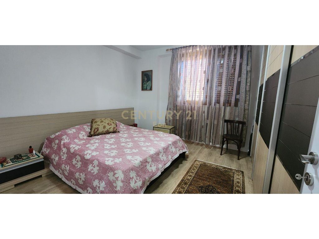 JEPET ME QERA APARTAMENT 2+1+2 ME VERANDE, LAGJJA 17, DURRES !