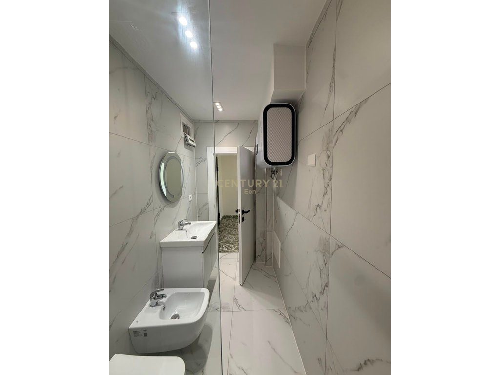Jepet me qira apartament 2+1 për zyra – Tek Stacioni i Trenit, Durres !