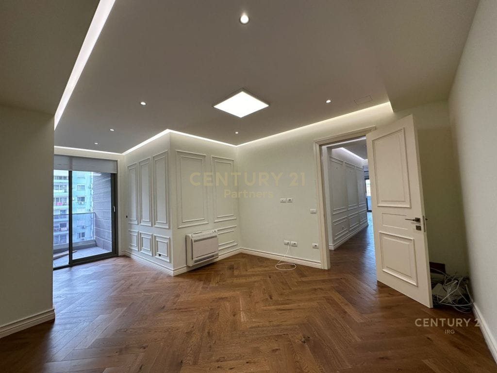 PREMIUM OFFICE FOR RENT IN BLLOK | 213 M² | PARKING INCLUDED 3