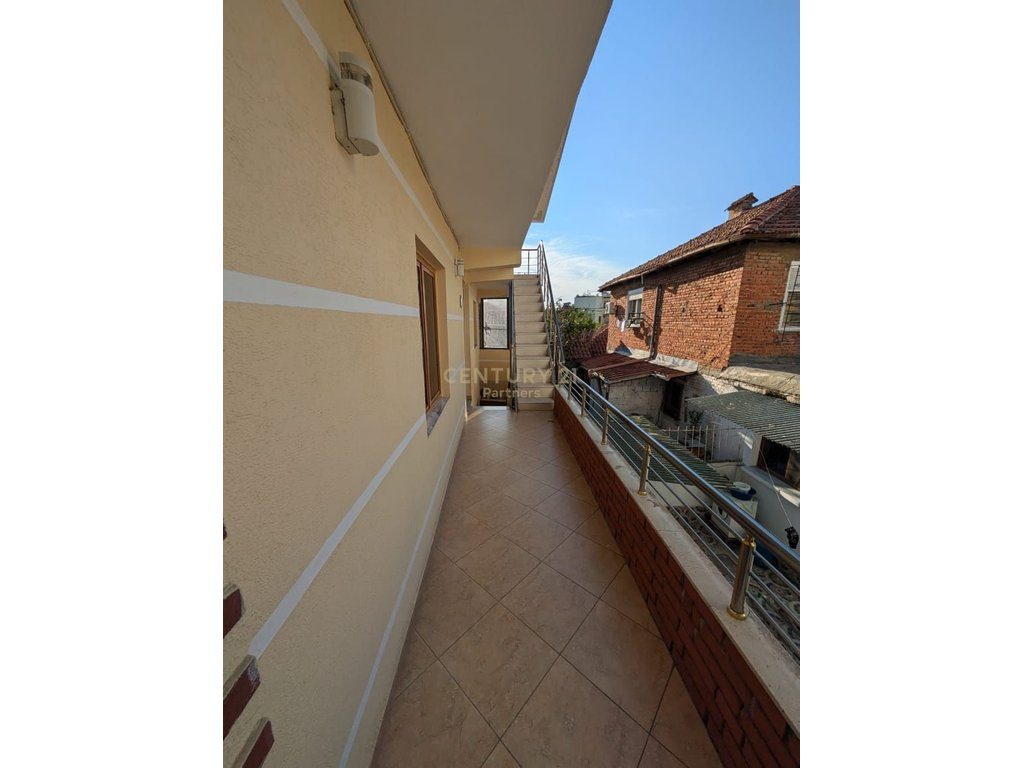 THREE-STOREY PRIVATE HOUSE FOR SALE IN LAPRAKE! 3