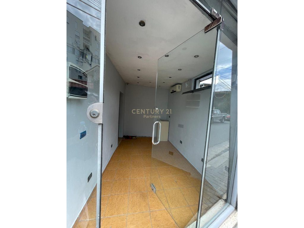 COMMERCIAL SPACE FOR RENT - RESIDENCE