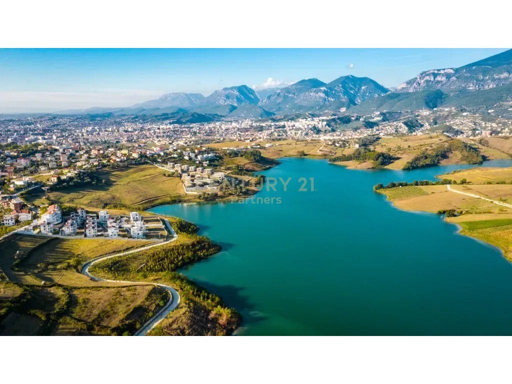 LAND FOR SALE 2500M2 IN FARKE NEAR THE FARKE LAKE