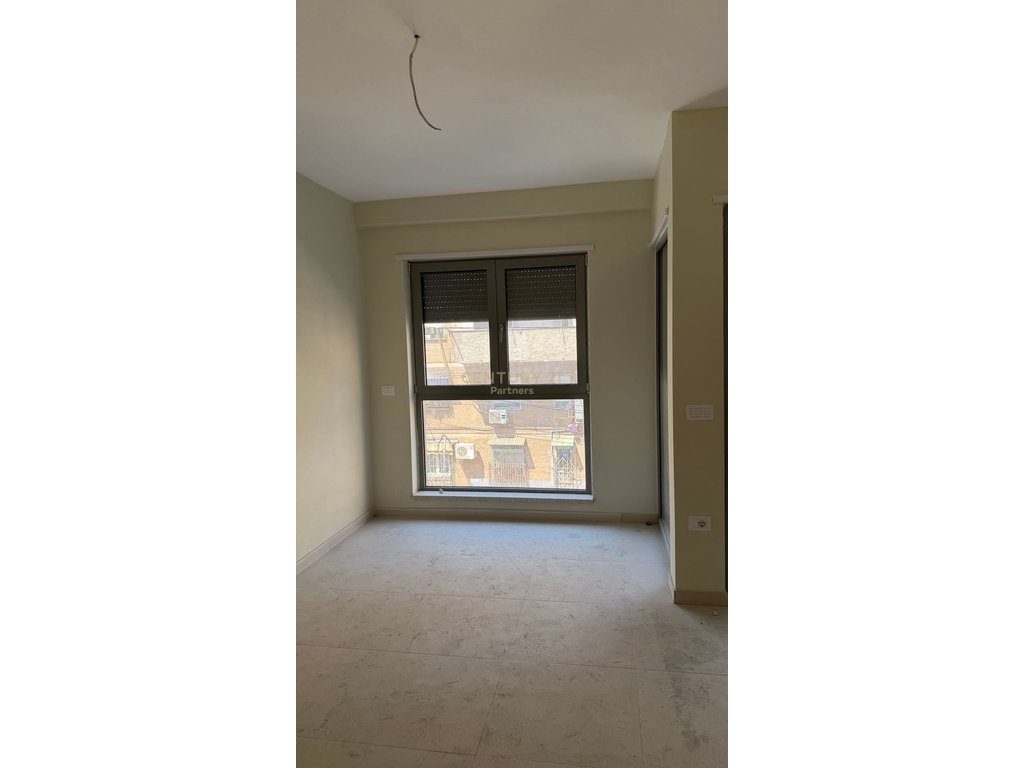 FOR RENT 1+1 COMMERCIAL SPACE NEAR THE RED SCHOOL 4