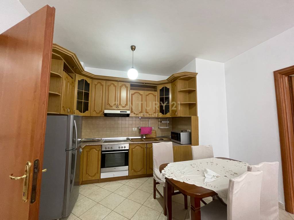 JEPET ME QIRA APARTAMENT 3+1+2 Rruga Panorama -Prane Don Bosko 3