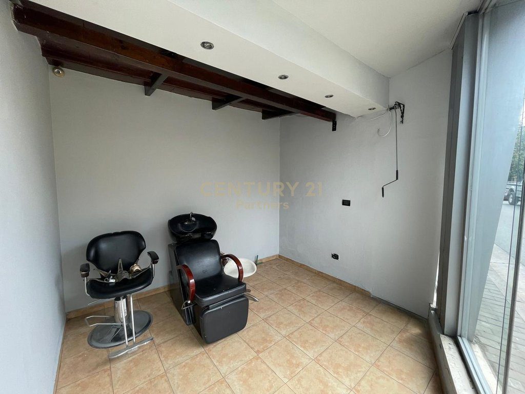 COMMERCIAL SPACE FOR RENT - RESIDENCE 2