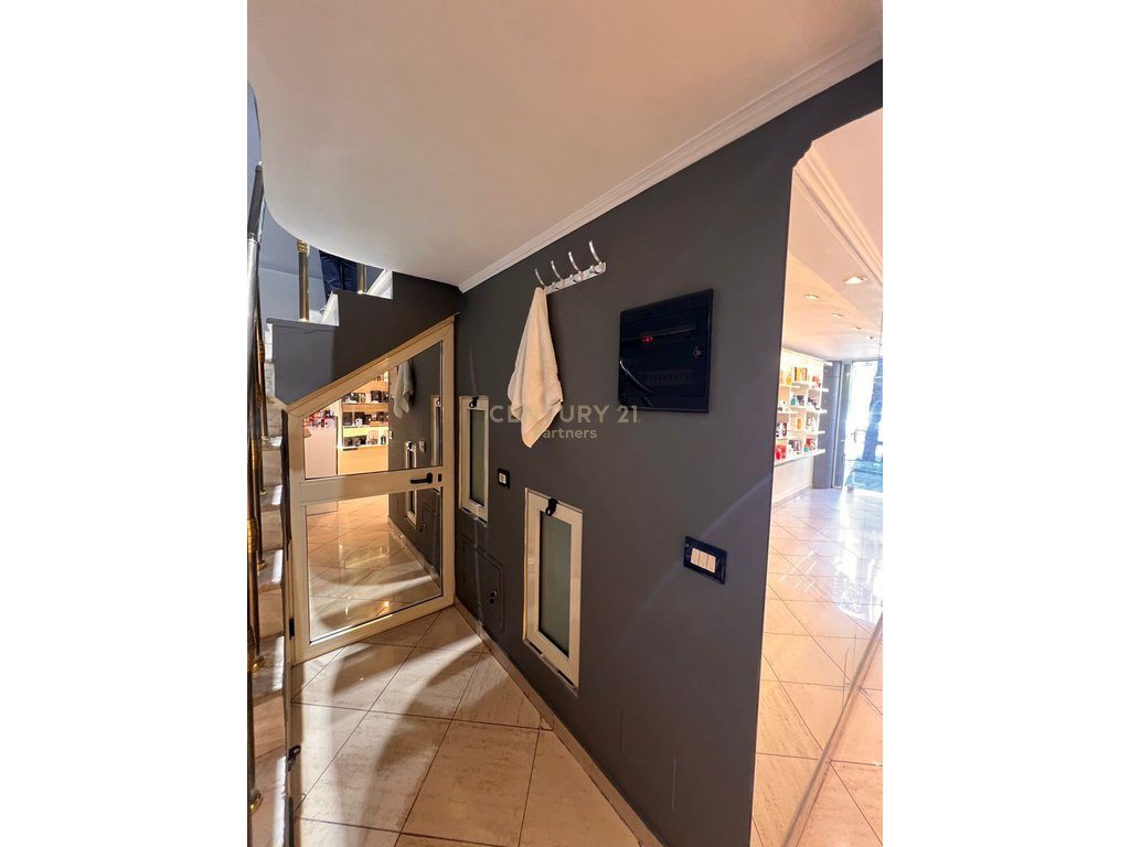 🔑 Commercial Duplex Unit for Sale by the road at Selvia, Tirana 2