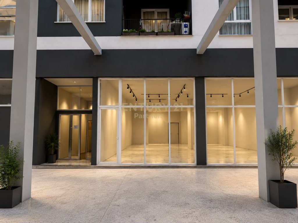 BUSINESS PREMISES FOR RENT AT UNIVERS CITY – WITH VERANDA
