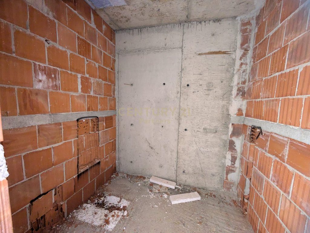 APARTMENT 2+1+2 FOR SALE ON JORDAN MISJA STREET, TIRANA 4