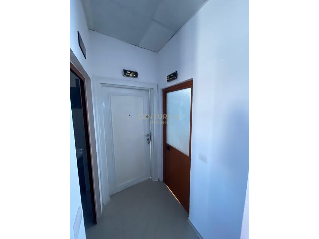 BUSINESS PREMISES FOR RENT SUITABLE FOR CALL CENTER IN DURRES 3
