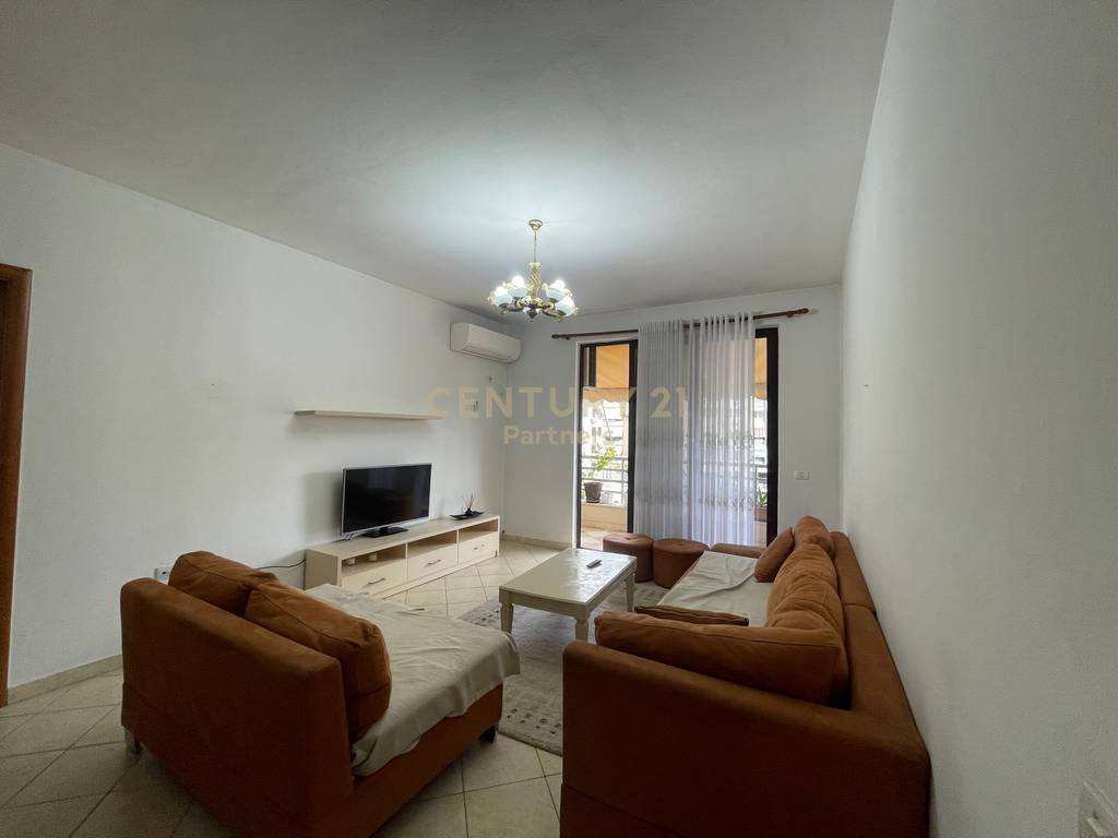 JEPET ME QIRA APARTAMENT 3+1+2 Rruga Panorama -Prane Don Bosko