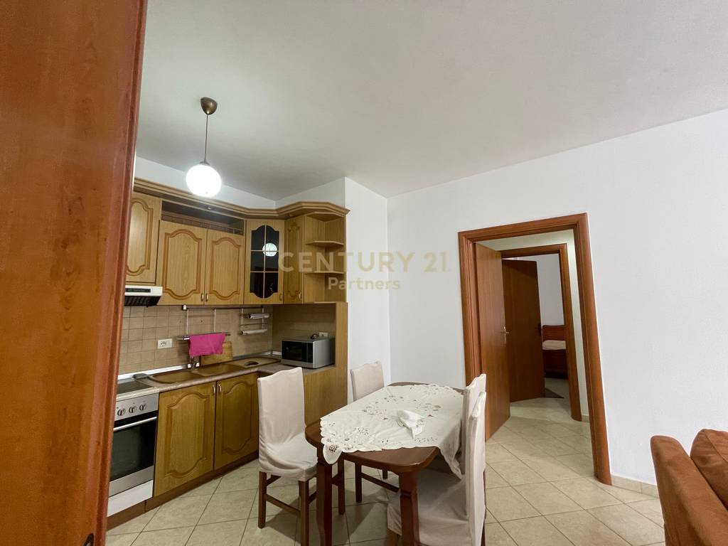 JEPET ME QIRA APARTAMENT 3+1+2 Rruga Panorama -Prane Don Bosko 2