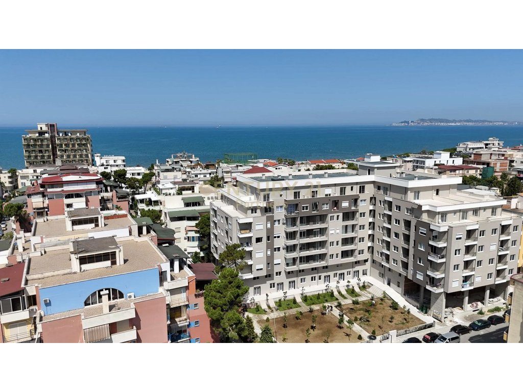 LAST FLOOR OF THE BUILDING FOR SALE IN GOLEM!