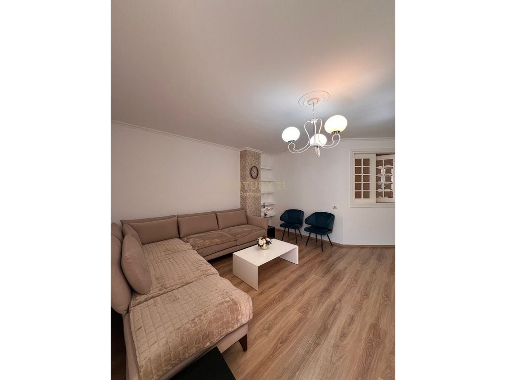 FOR RENT BUSINESS PREMISES NEAR THE 9-STORY BUILDINGS 3