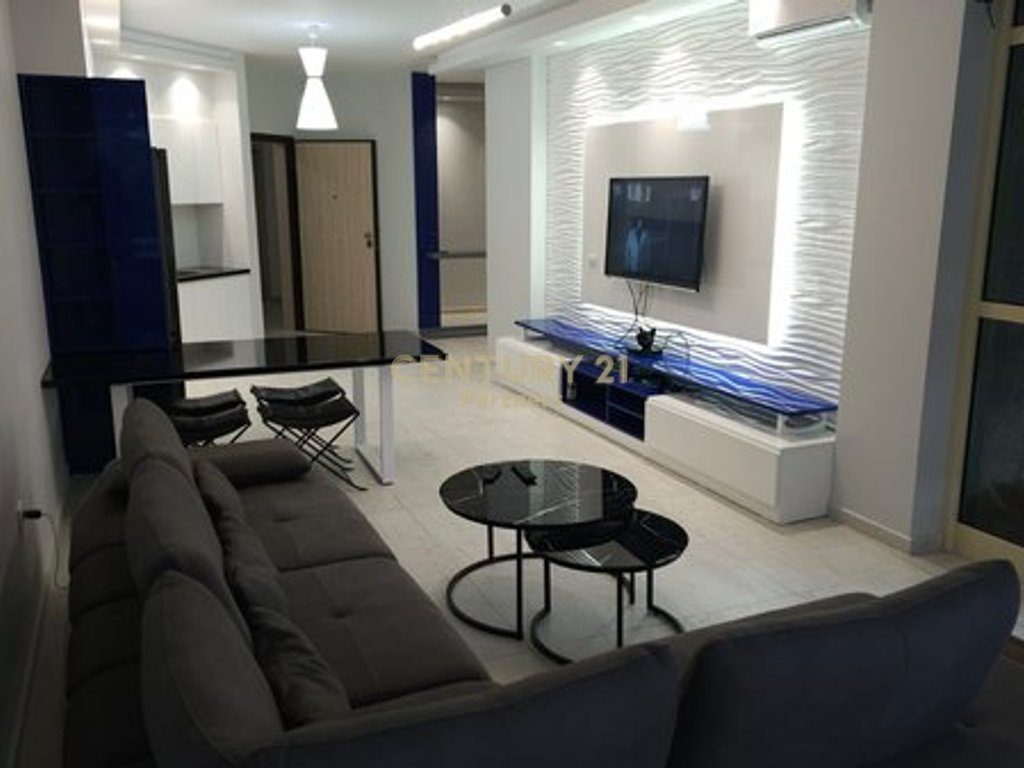 OPPORTUNITY SALE APARTMENT 2+1+2 & VERANDA IN VLORE-LUNGOMARE 3