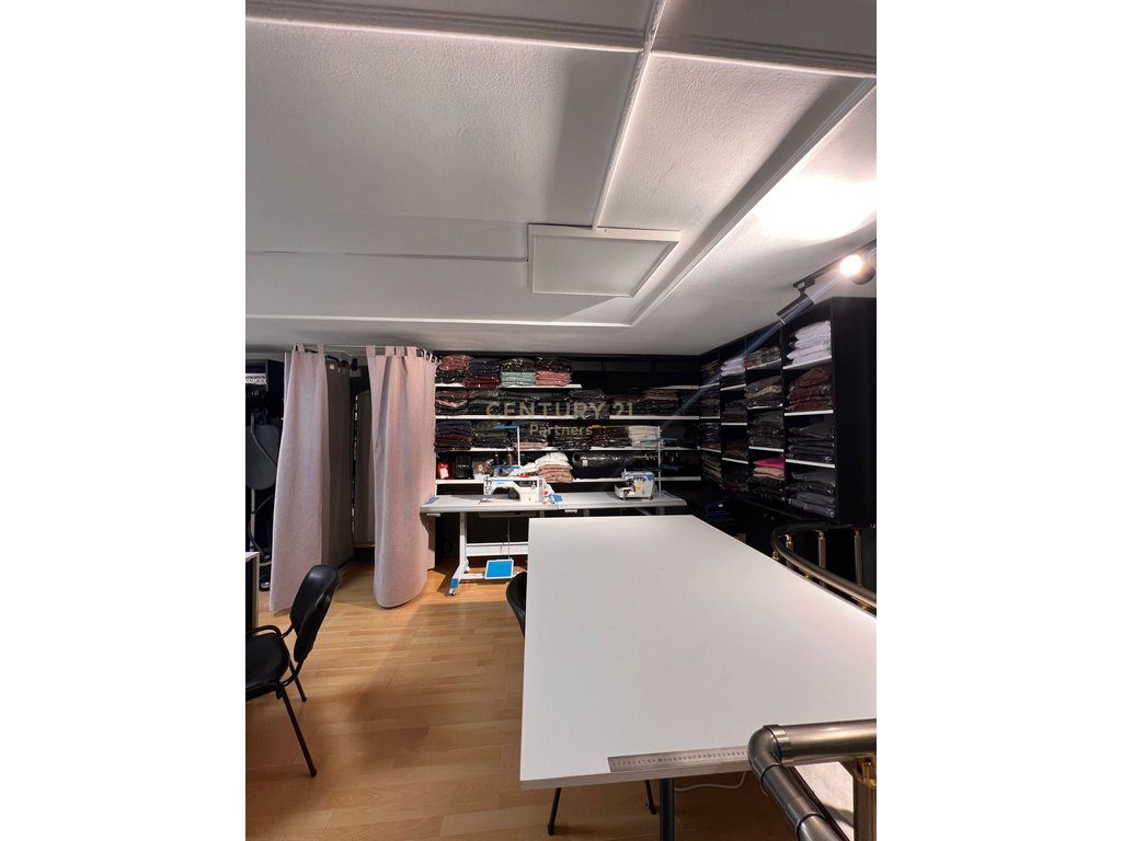 🔑 COMMERCIAL UNIT FOR SALE AT SELVIA BY THE ROAD FLOOR O 4