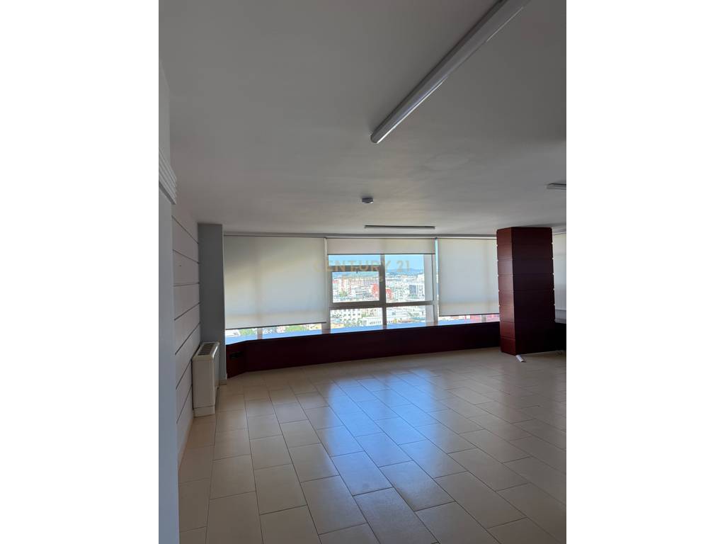 OFFICE FOR RENT ON KAVAJES STREET 3