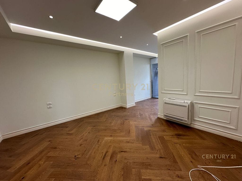 PREMIUM OFFICE FOR RENT IN BLLOK | 213 M² | PARKING INCLUDED 2