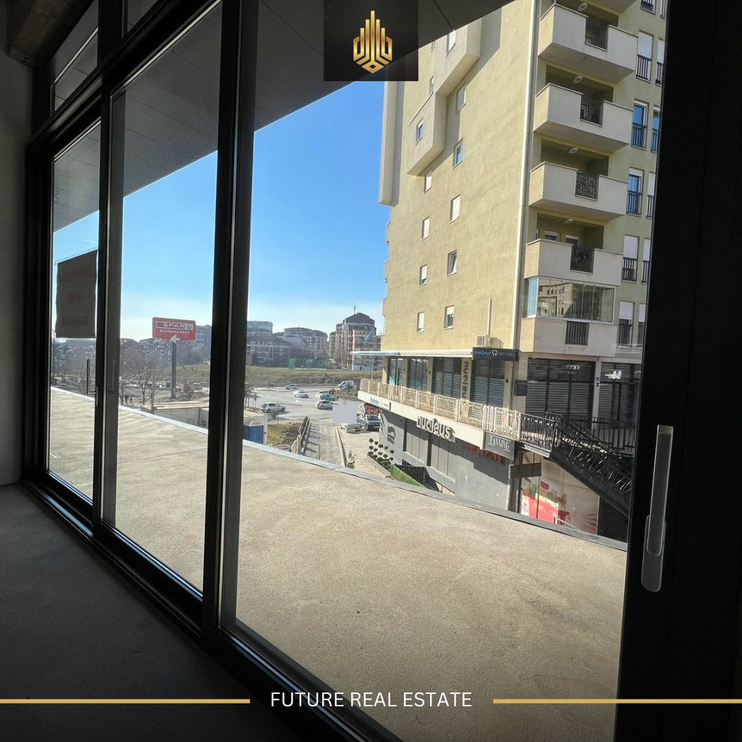 Lokal me QERA/135m² 3