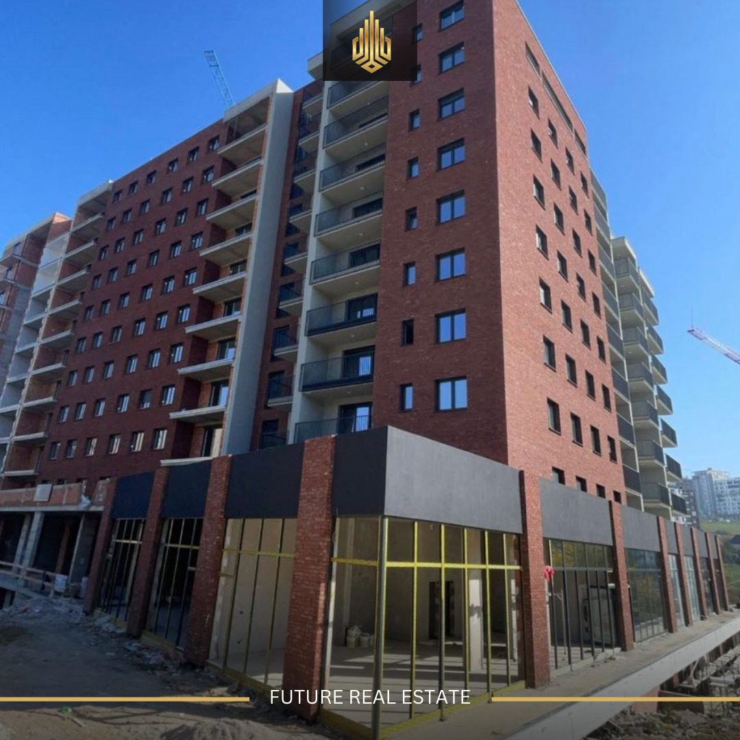 Lokal me QERA/200m²