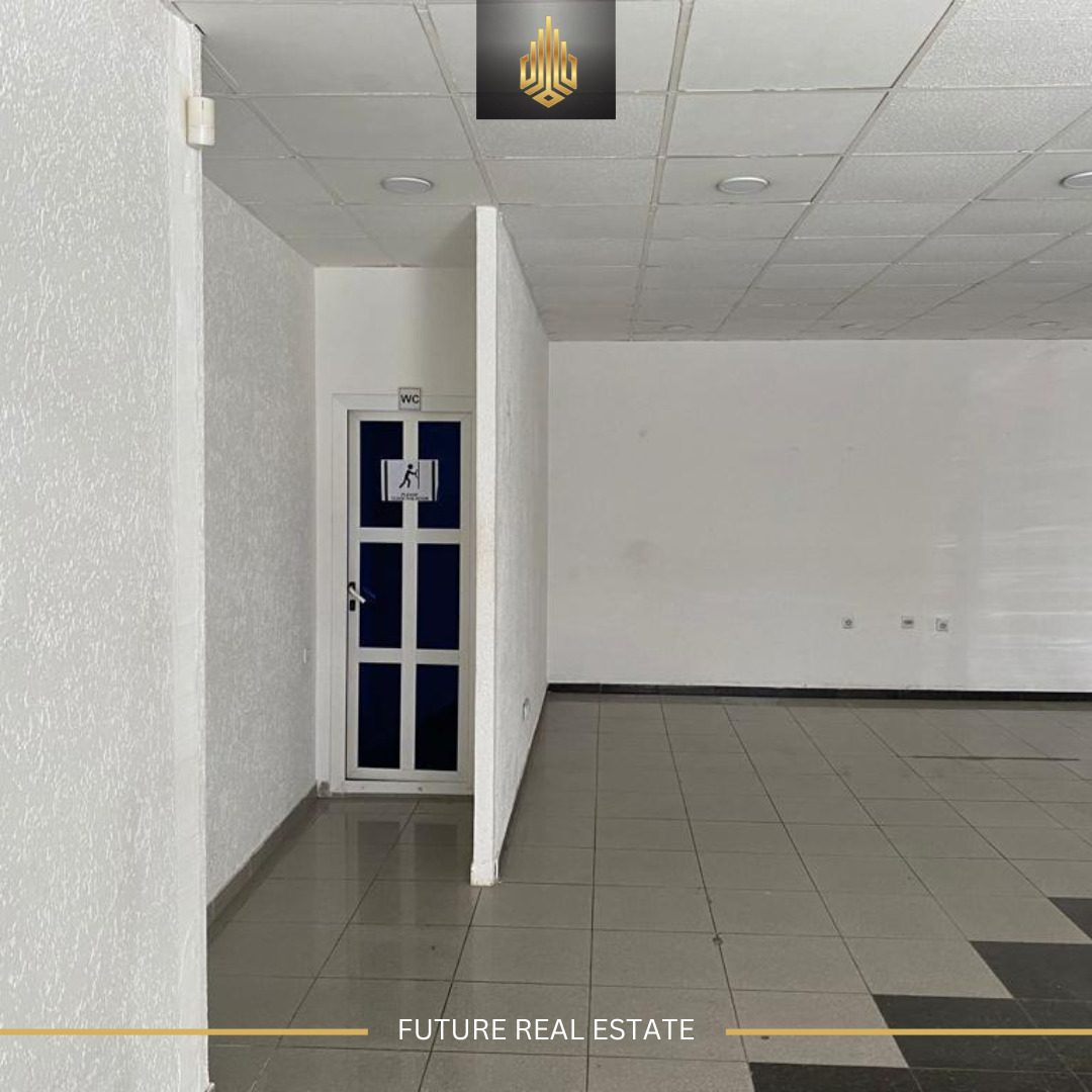 Lokal me QERA/83m² 3