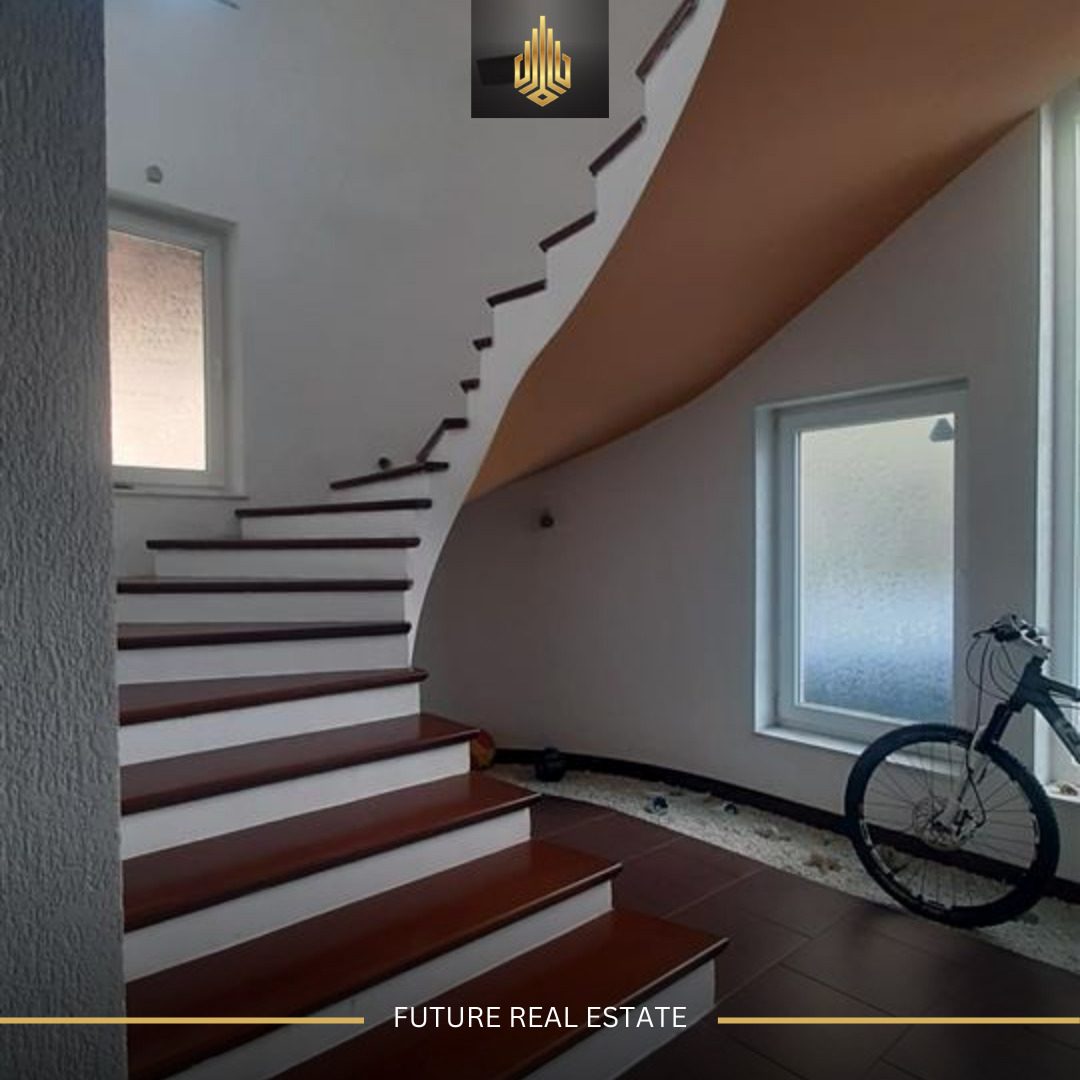 Shtëpi në SHITJE/465m² 3