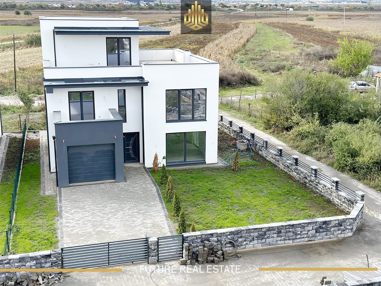 4 Shtëpi në SHITJE/389m2 3