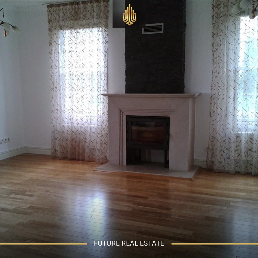 Shtëpi me QERA/325m² 4