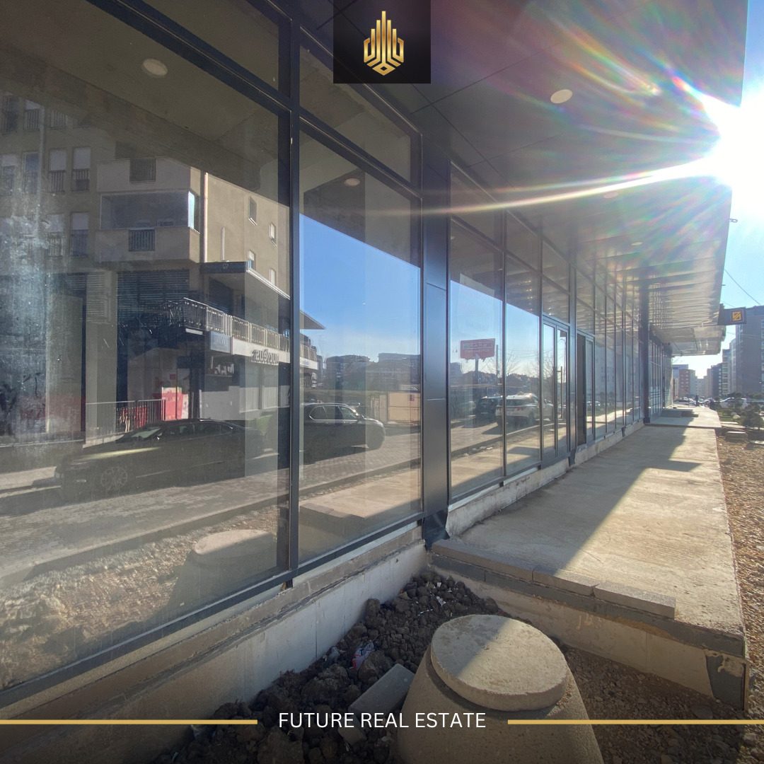Lokal me QERA/283m²