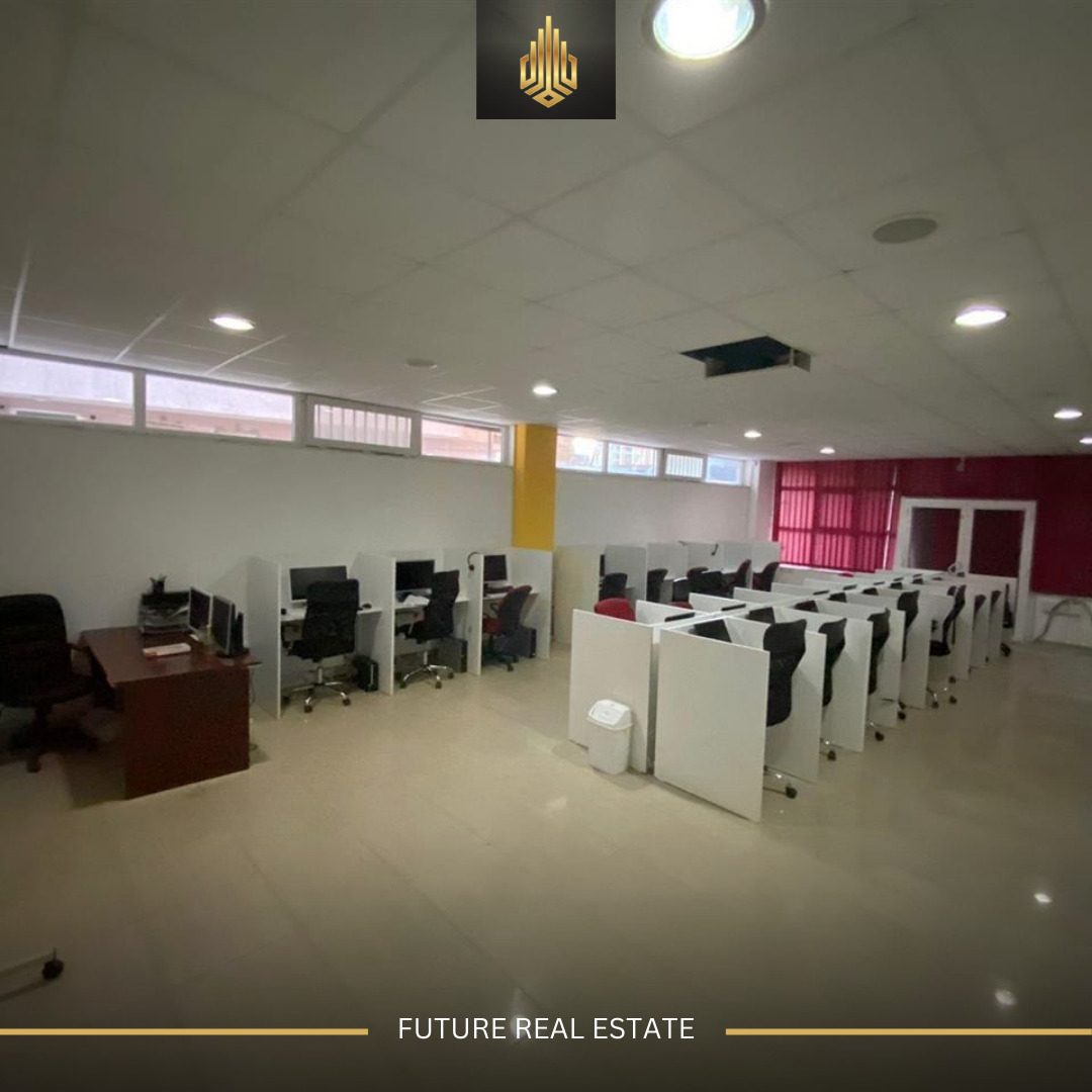 Lokal me QERA/300m² 3
