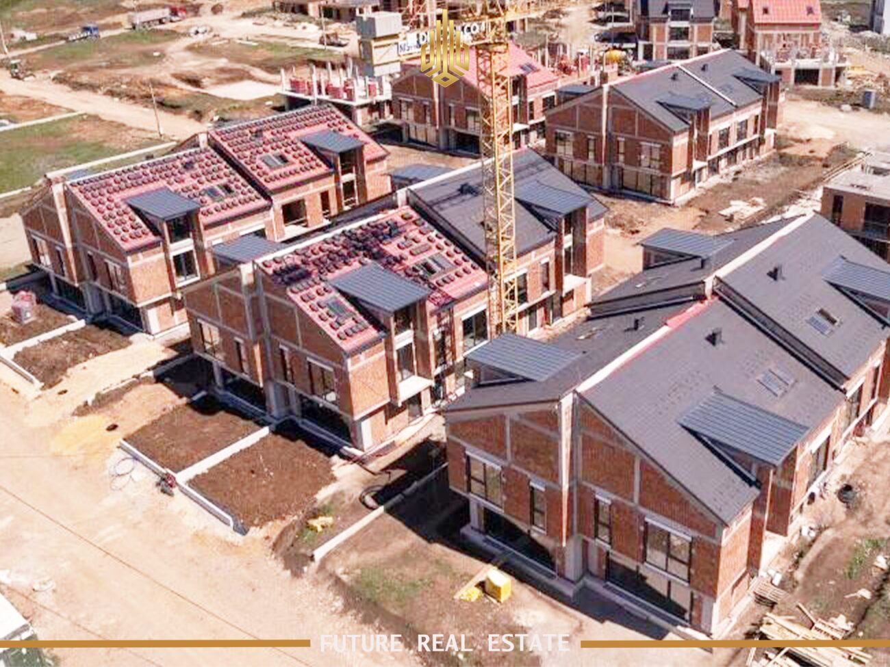 Shtëpia në SHITJE - 4 dhoma gjumi - në Lagjen Qëndresa Home e Re, në Veterrnik, Prishtinë. 2