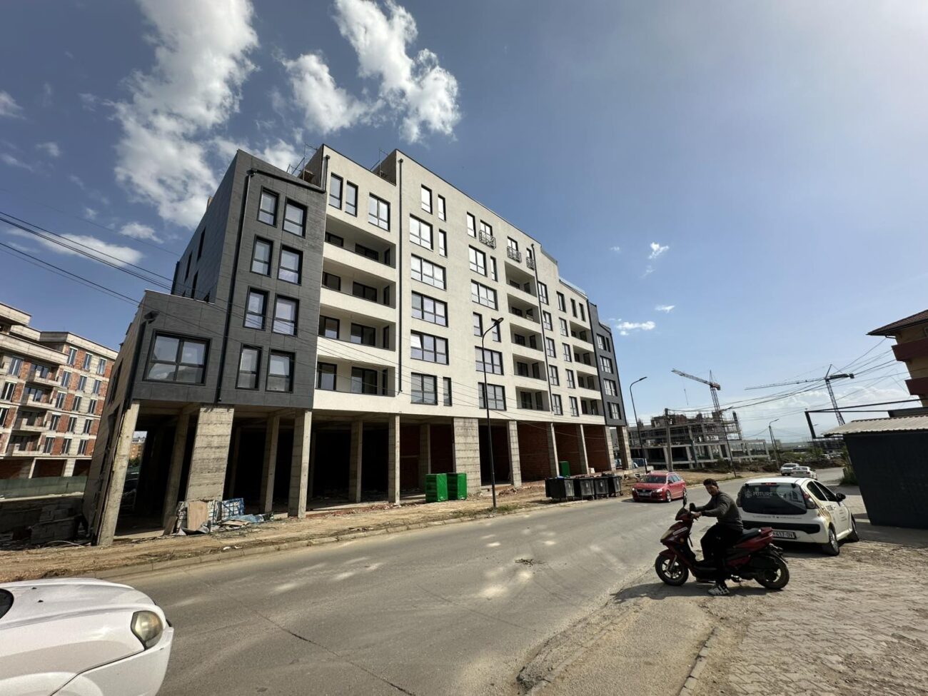 Banesë me SHITJE – 1 dhomë gjumi – Arbëria (Dragodan)