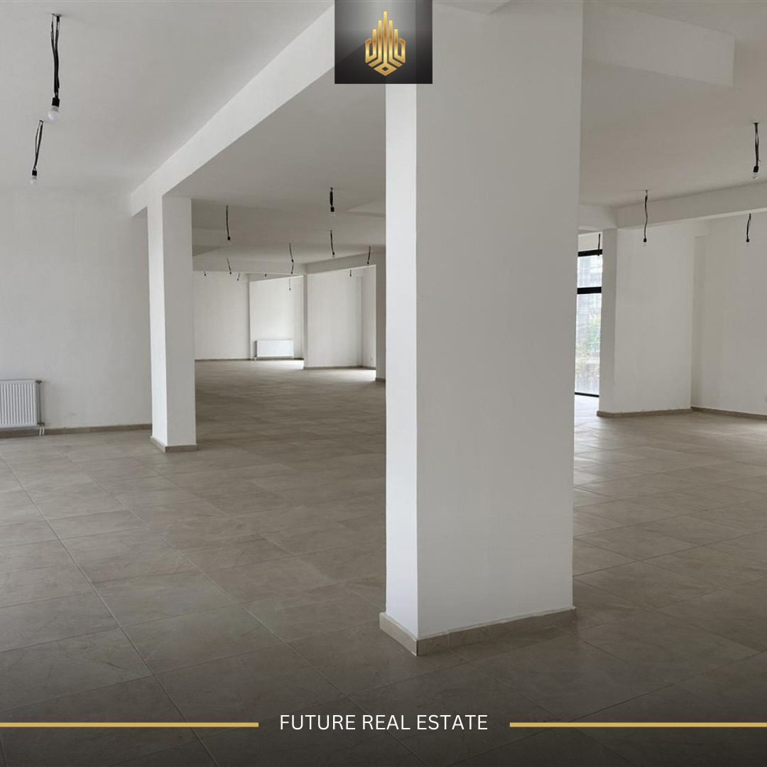 Lokal me QERA/340m² 4