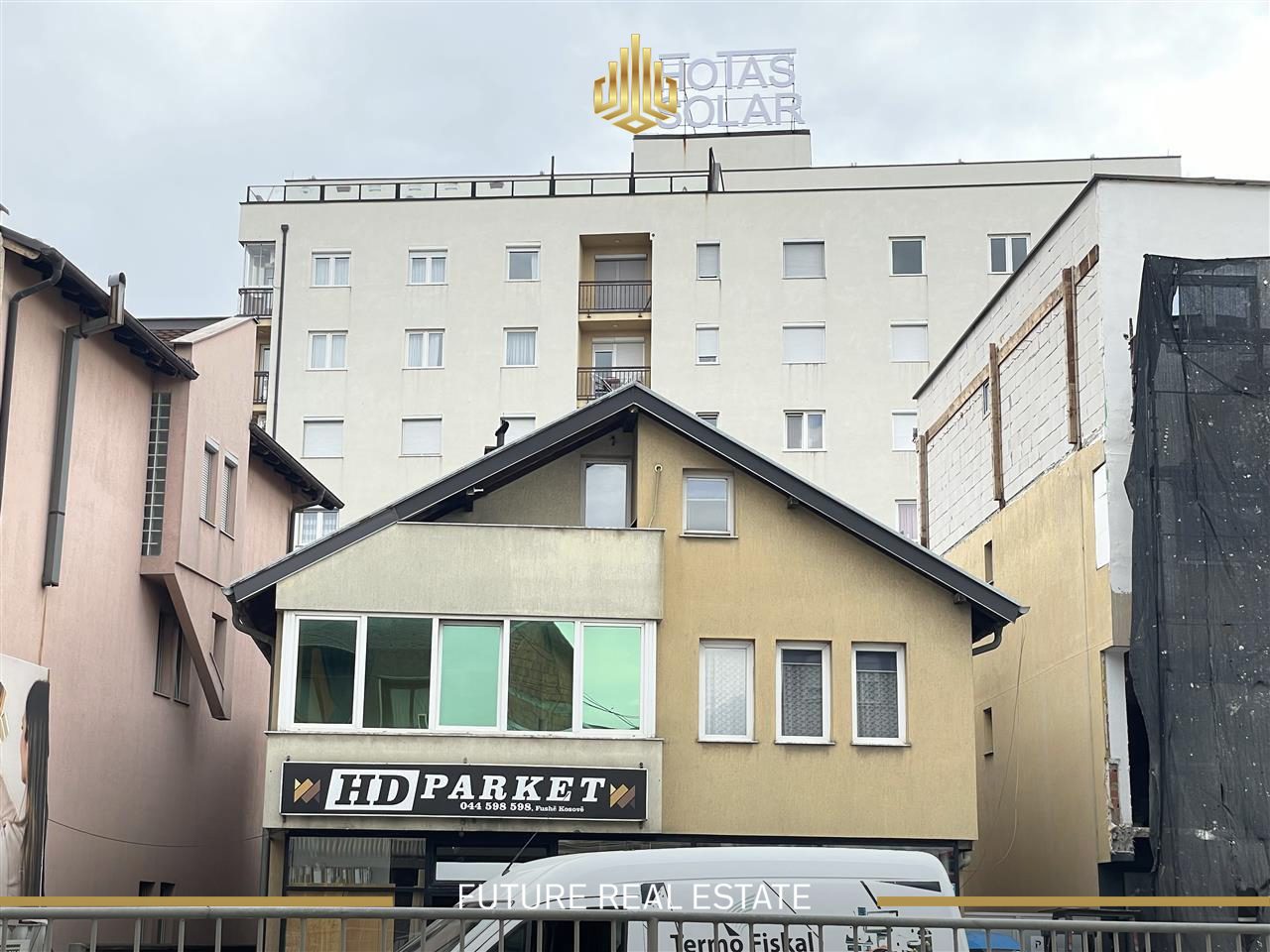 Shtëpia me QIRA/240m2