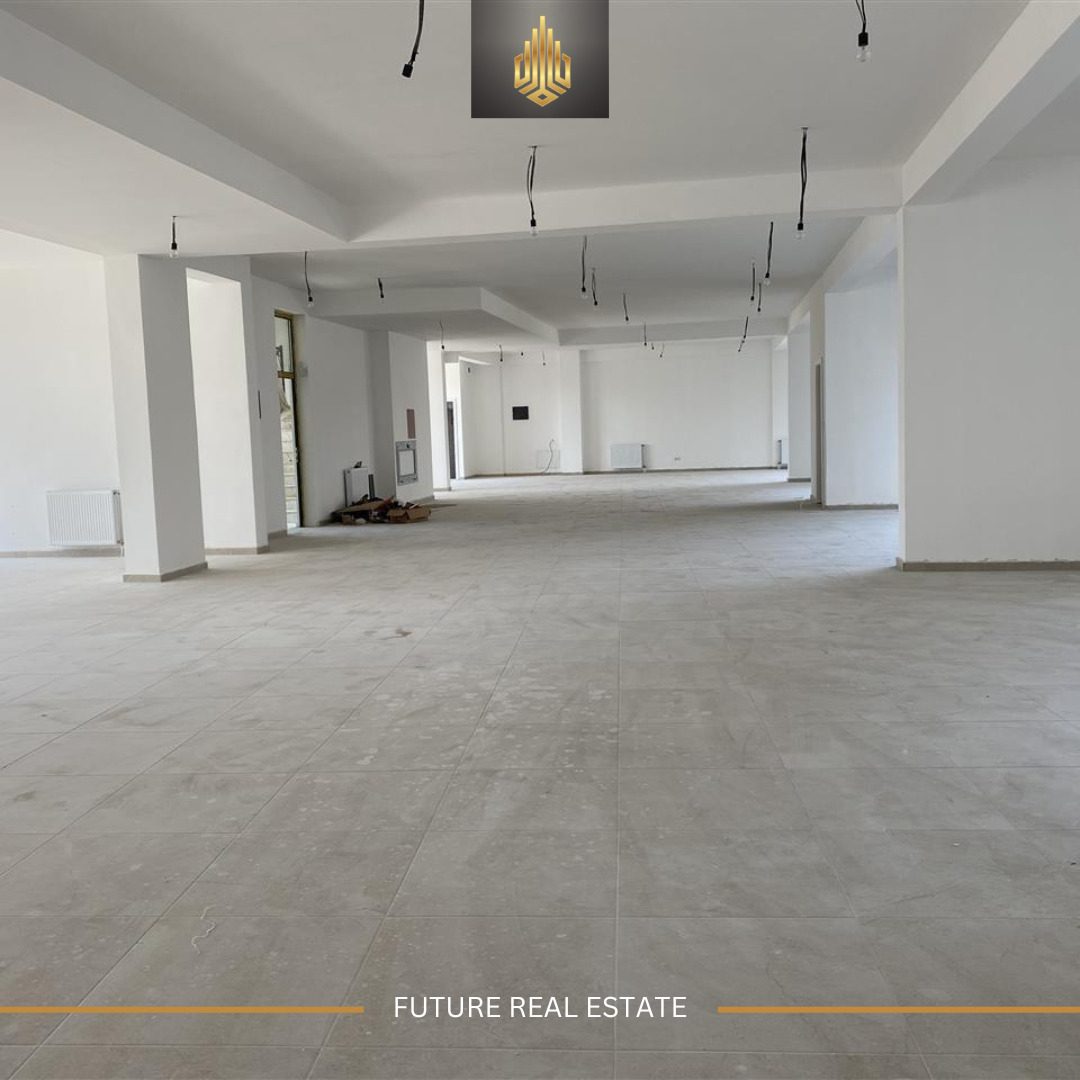 Lokal me QERA/340m² 2