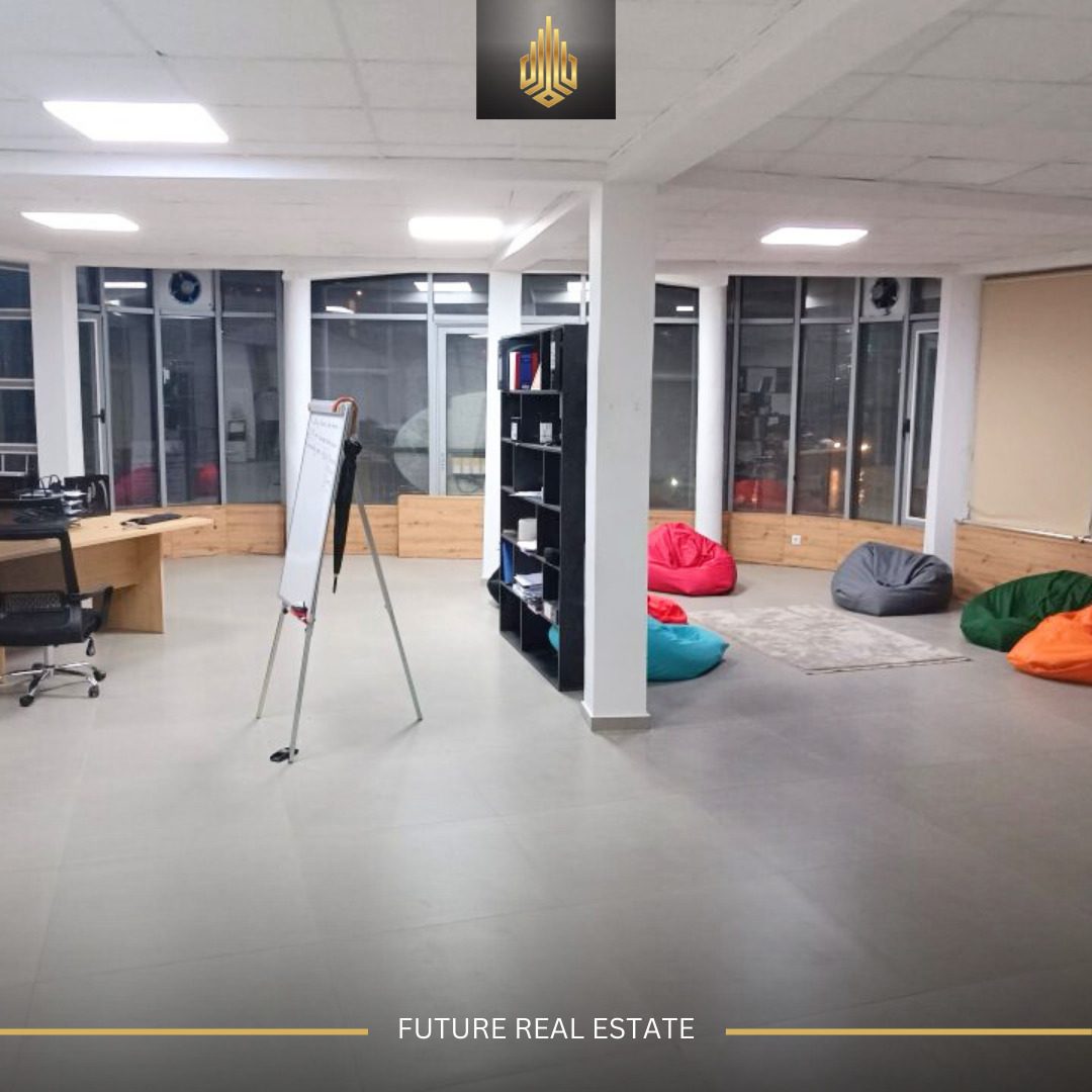 Lokal me QERA/160m²
